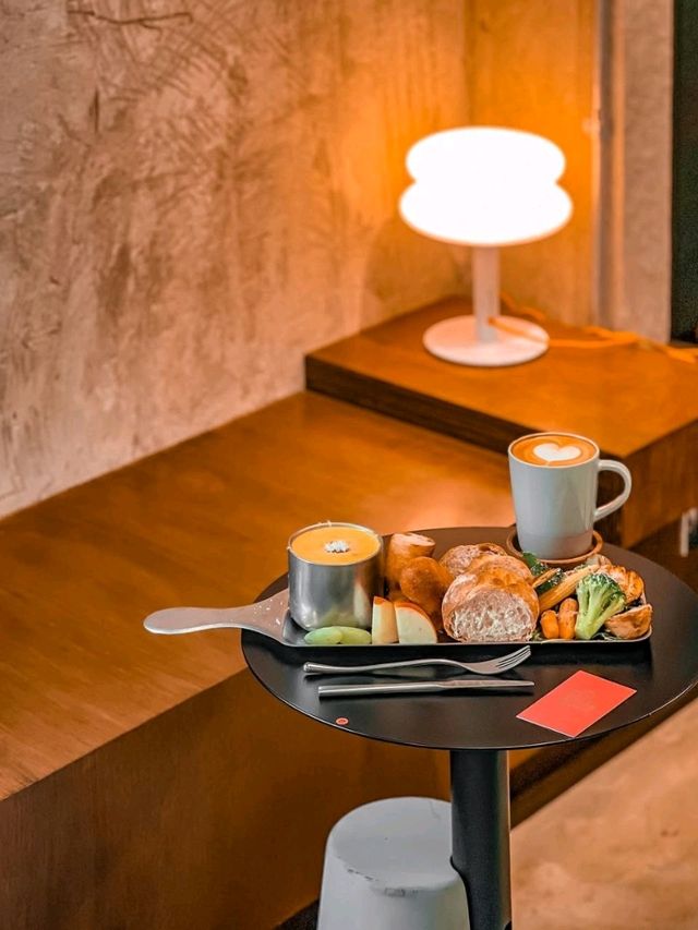 Huaj Hai Bakery Cafe Hong Kong