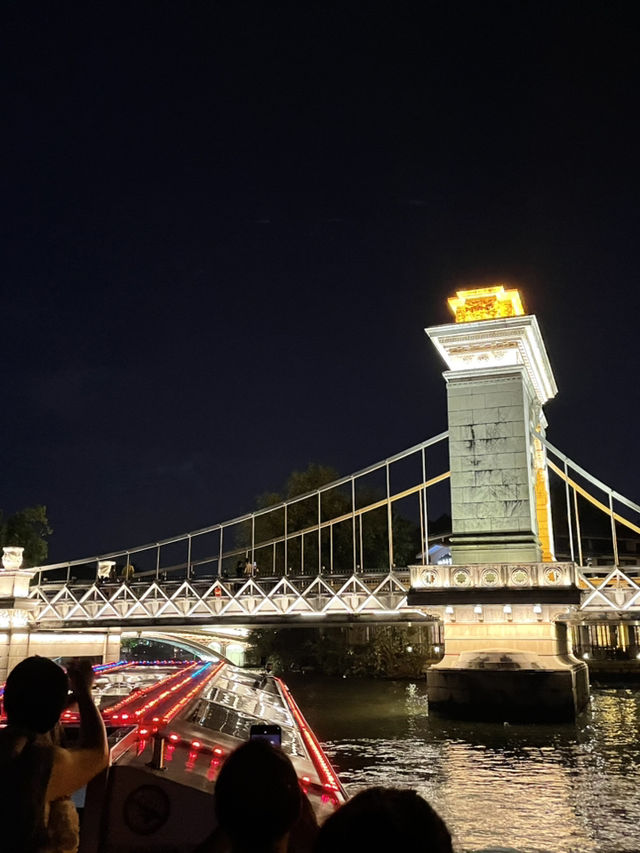 Enjoy Guilin night through the cruise 