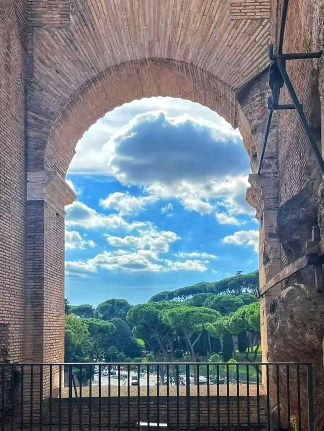 🏛️ Roman Forum – Walk Through the Heart of Ancient Rome