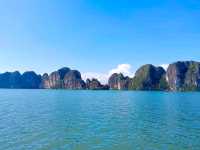อ่าวฮาลอง (Ha Long Bay)