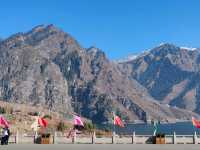 The Fairyland of Yaochi, Embraced by Peaks