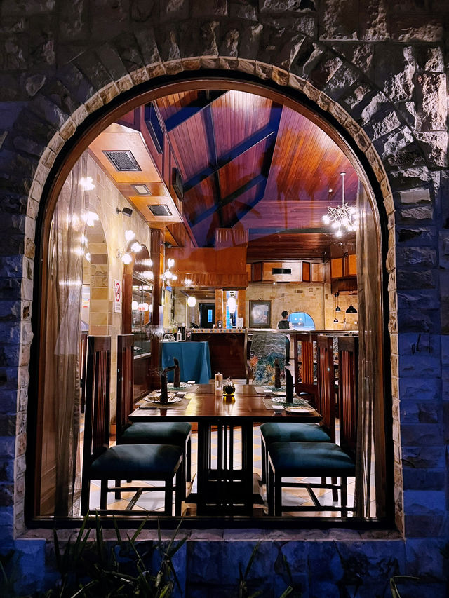 Bistro Cascata – Cozy Italian Fine Dining with a Taste of Elegance Bistro Cascata – Cozy Italian Fine Dining with a Taste of Elegance