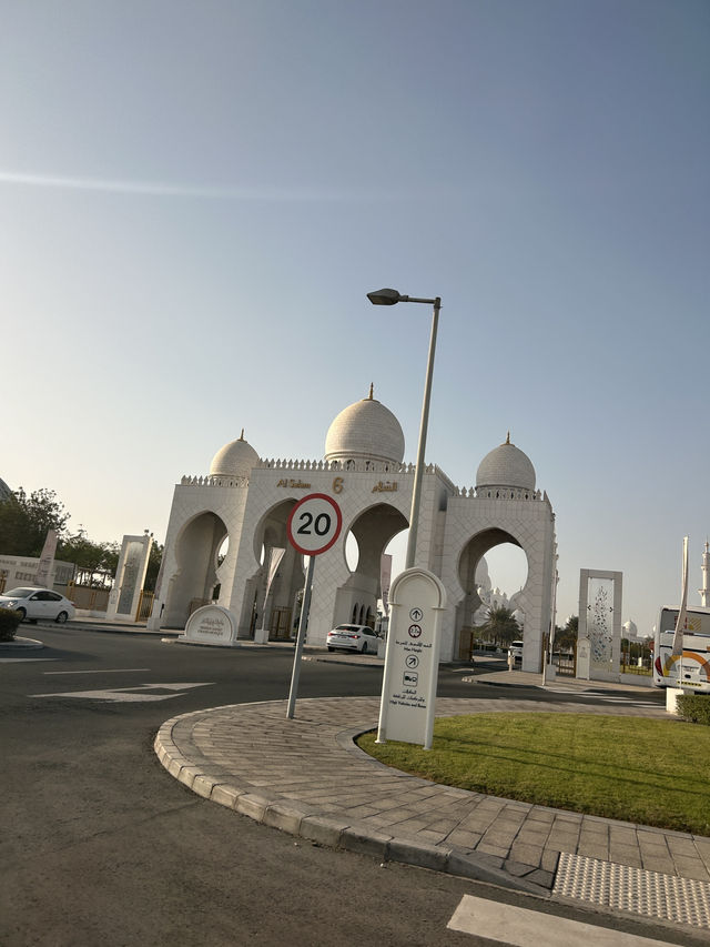 （阿布達比必去）最美清真寺🕌