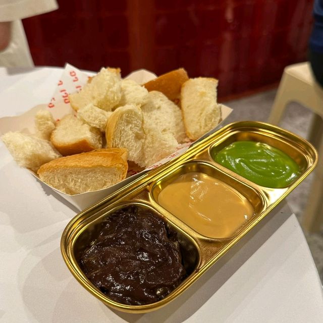 อาเว้ง, ขนมปังนมสดทำใหม่ หอม นุ่ม ละมุน