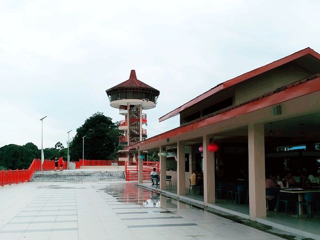 Siniawan Waterfront & Night Market