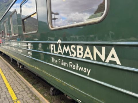 弗洛姆鐵路：世界上風景最美的火車之旅之一