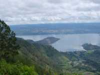 Tenang yang Tak Tergantikan di Danau Toba
