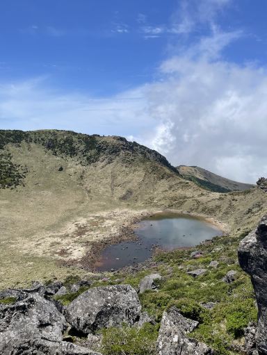 登山の醍醐味 - 韓国最高峰の山、漢拏山（ハルラサン） - 。 | Trip