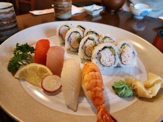 Finally met in Vancouver... Jump jump!!! Japanese restaurant... "Akane"