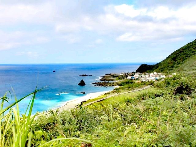 鋼盔岩