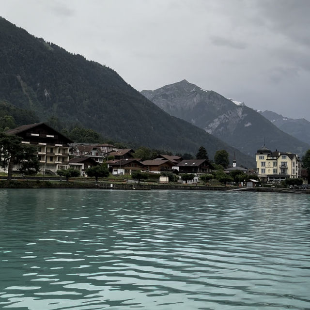 Lake Brienz – Switzerland’s most idyllic lake!