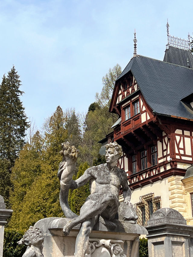 🇷🇴 羅馬尼亞：佩雷斯城堡（Castelul Peleș） 👑