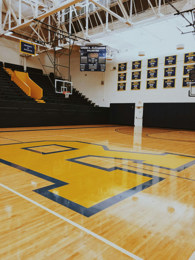 Hoops Under Open Skies: America’s Basketball Spirit 🏀