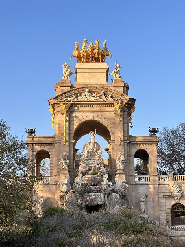 Vibrant Barcelona Guide 🌆🇪🇸