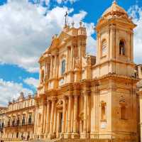 ⛪️ Noto Cathedral: A Baroque Crown Jewel of Sicily 🌞🇮🇹
