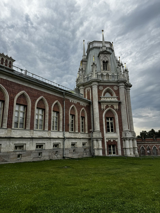  The Russian Versailles: A Walk Through Tsaritsyno  