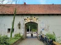 ปราสาทที่เป็นโรงผลิต Abbey beer ตัวแรกของ Limburg