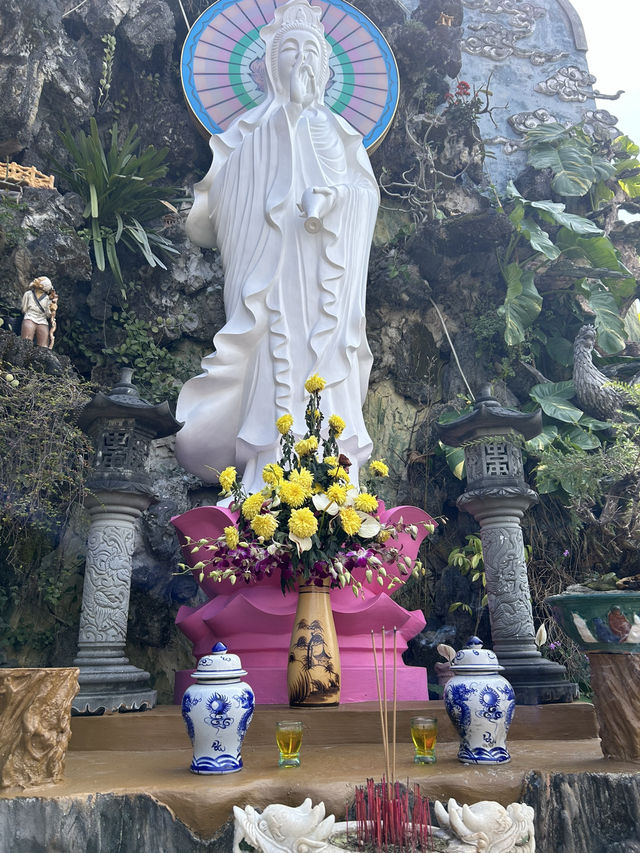 One morning in Da nang: eat ,pray, love 🧡 