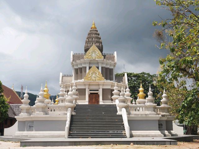 Ват Чалонг: главный храмовый комплекс Пхукета