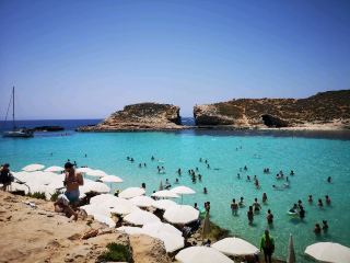 準備好逃離到晶瑩剔透的海水和陽光明媚的氛圍了嗎？