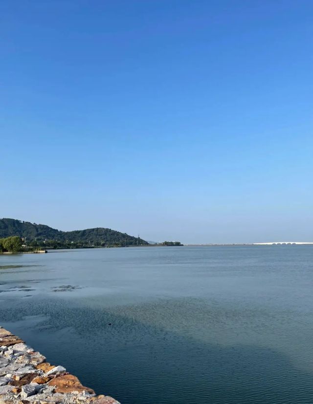 這個十月一來一場浪漫旅行吧！浪漫的明月灣古碼頭