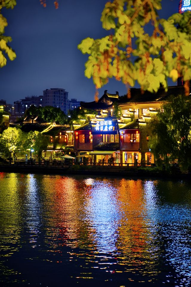 杭州本地人才去的老街!夜景太美啦！