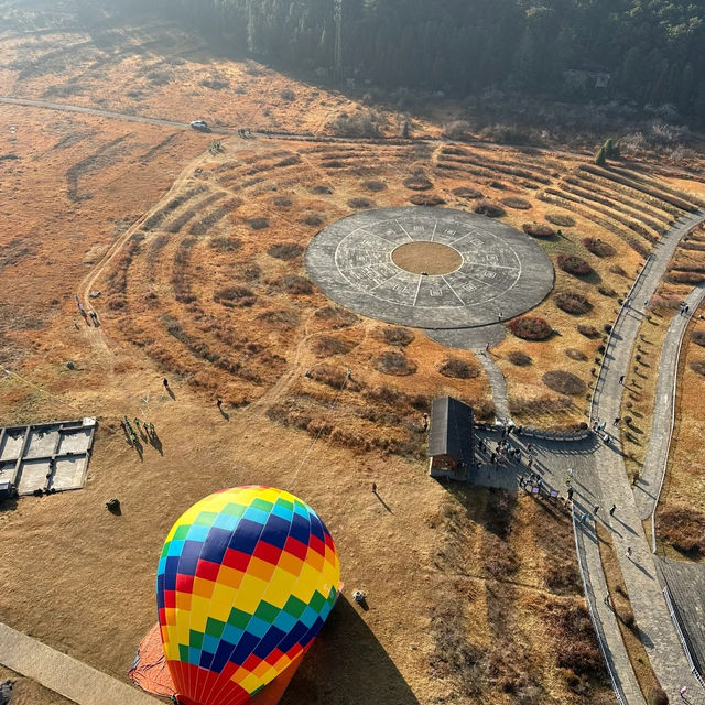 雲南騰沖，火山地熱國家地質公園！推騎馬上山！