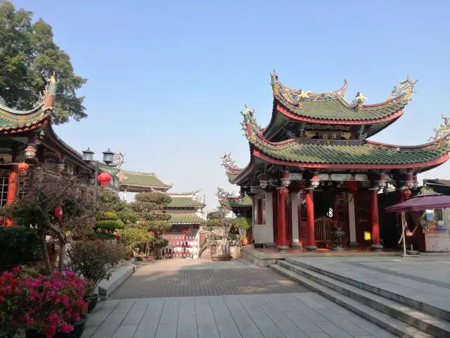 Riguang Rock Temple