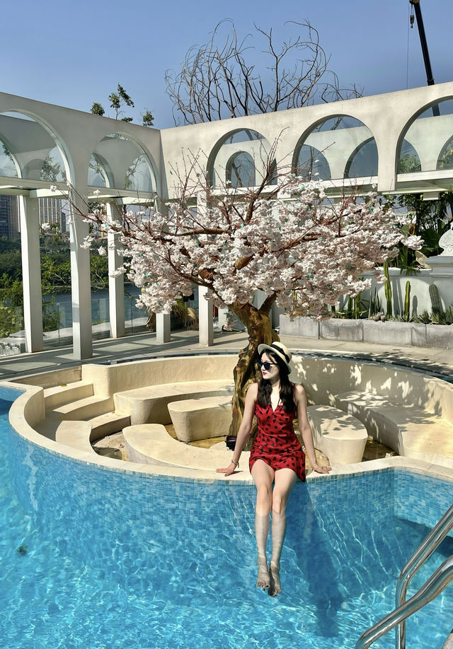 露天櫻花泳池酒店 太美了！