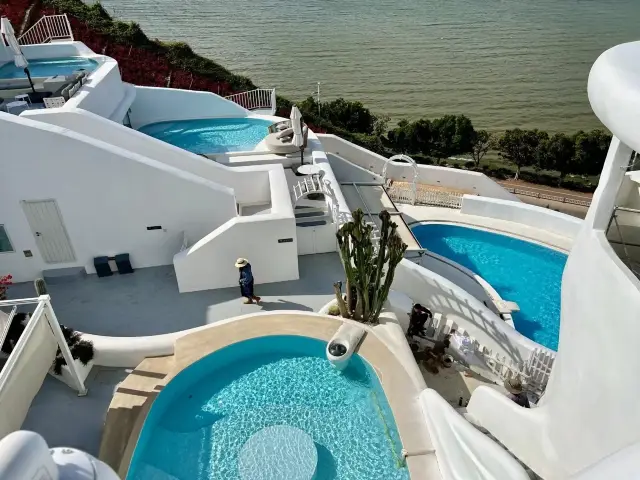 Checking in, the internet-famous Santorini - Ideal State