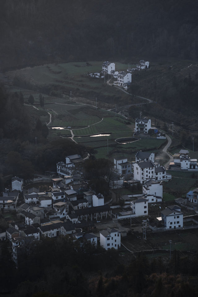 皖南版千里江山圖，飄在雲端的古村