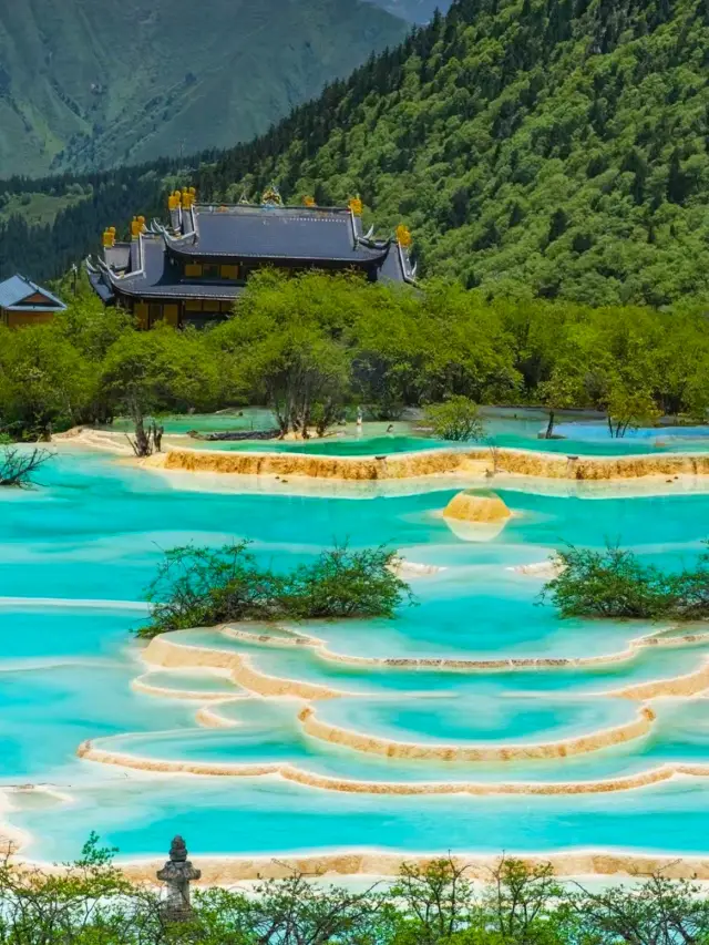 The 'Huanglong Colorful Ponds' are a heavenly wonder on earth