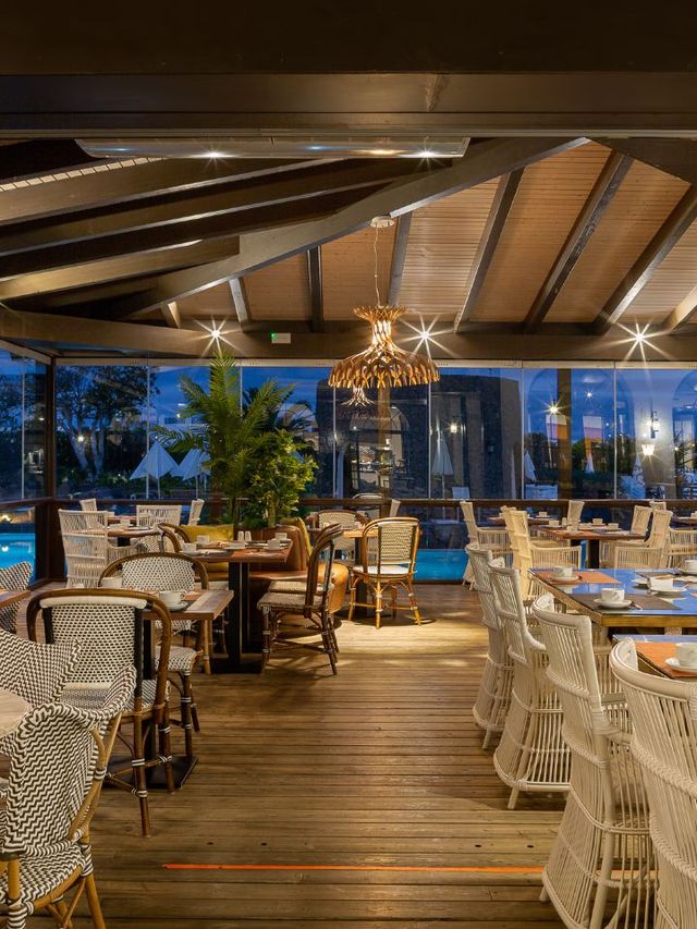 🌴 Lanzarote's Luxe LIVVO: Marina Magic & More! 🏨✨