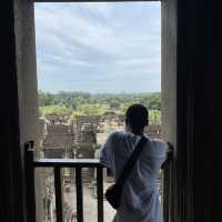 “Sunrise Magic: Exploring the Wonders of Angkor Wat”