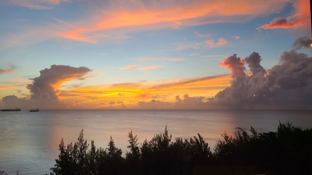 這座免簽直飛的海島，人少景美不輸馬代！。