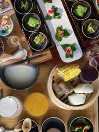 霧中山裡的靜謐居所——青嵐谷酒店。
