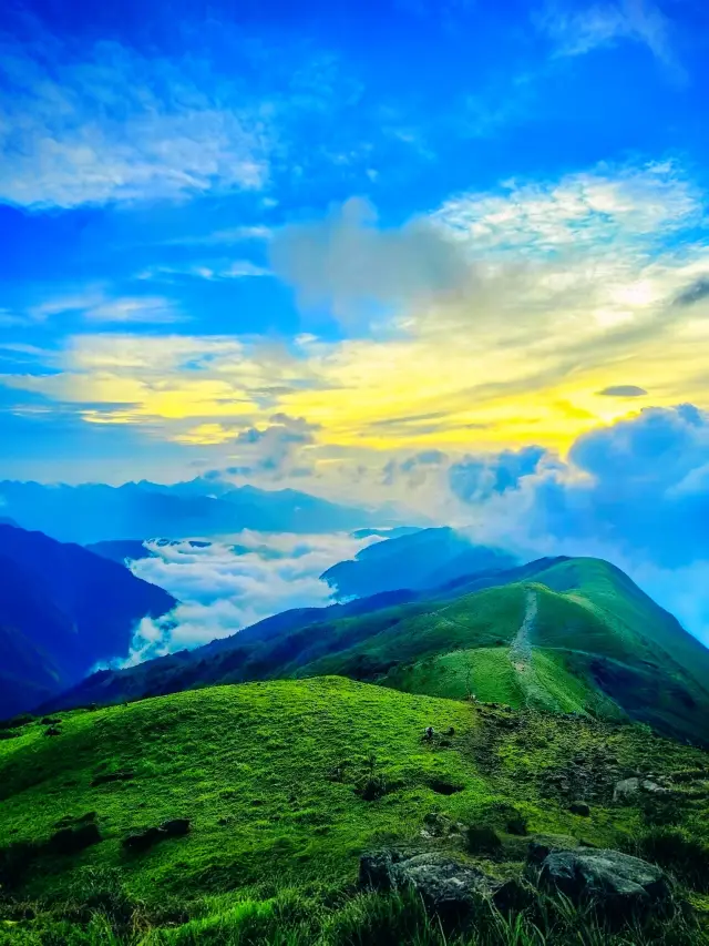 2025 Huidan Mountain Hiking Guide | "Mini-Wugong" Grassland Survival in Guangdong.
