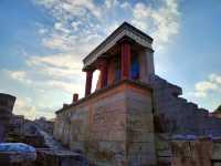 Palace of Knossos: A Glimpse into Minoan Civilization 🏛️✨