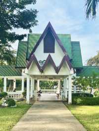 Bangkok’s Green Heart: Springtime Strolls in Lumphini Park