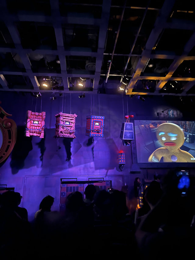 "universal express singapore"