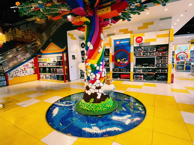  重慶市渝中區商場發現一個很有特色店舖：樂高。適合拍照打卡、週末閒暇度假地！ 