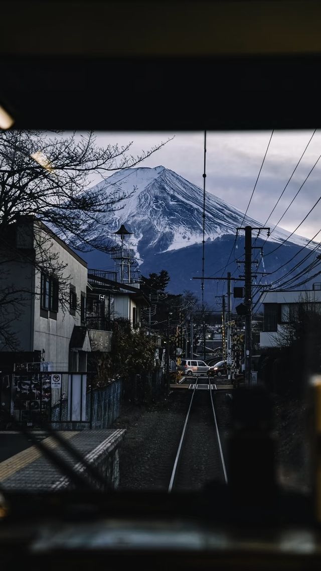 總要坐一趟開往富士山的列車吧