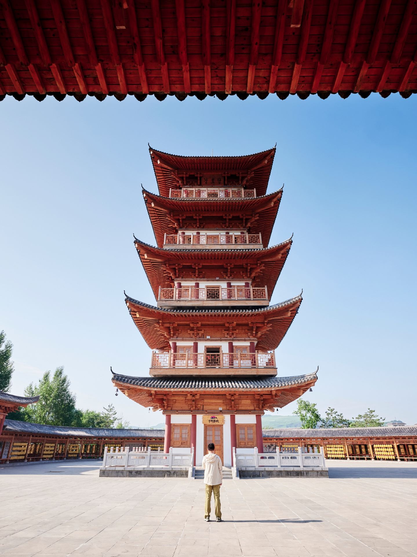 Changbai One-Day Tour: Straddling Two Nations, Gazing Upon Millennia