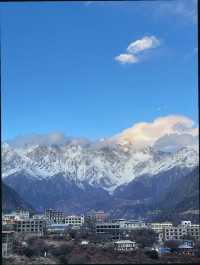 藏地必去日照金山
