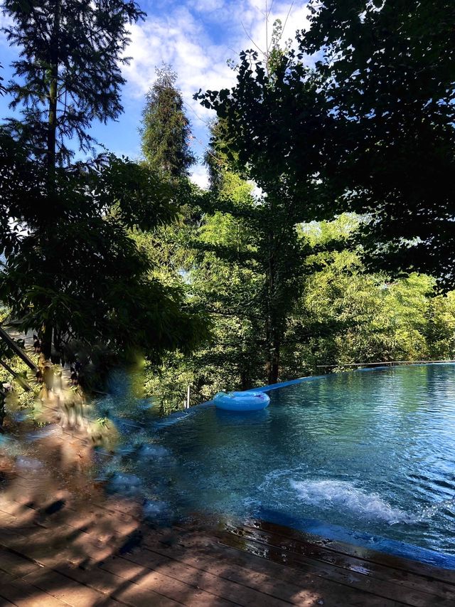 青城山避暑Top1!躺看雲海+私湯溫泉爽翻天! 青城山避暑Top1!躺看雲海+私湯溫泉爽翻天!