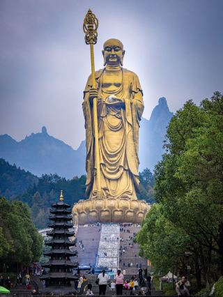 After an autumn rain, the sea of clouds at Jiuhua Mountain left me completely stunned