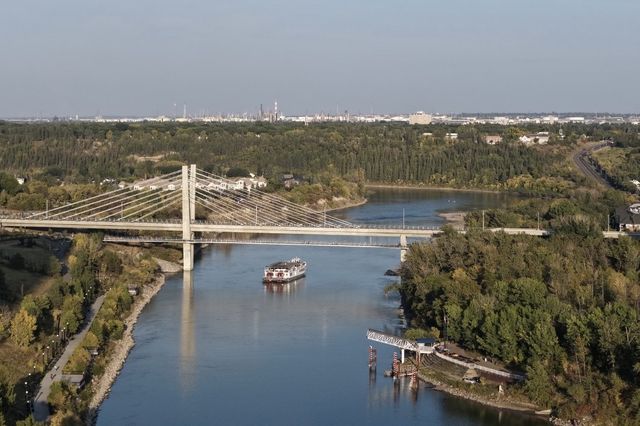 百年童話裡的愛德蒙頓城堡 百年童話裡的愛德蒙頓城堡