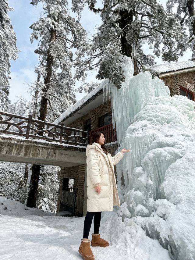 瓦屋山雪已就位！成都自駕3h直達的冰雪快樂，霧淞、冰瀑、滑雪全拿捏，新手閉眼衝的攻略整理好啦，趕緊碼
