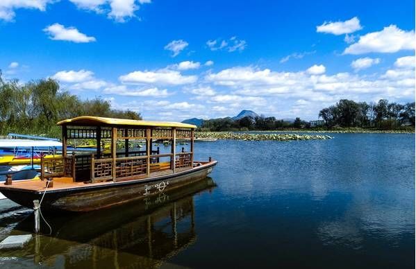 汽車下坡加油,上坡減油門的怪地方。 汽車下坡加油,上坡減油門的怪地方。