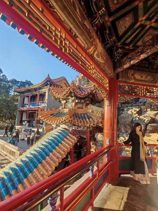 สถานที่ลับของพระราชวังฤดูร้อน - ท่องเที่ยวในภาพวาด